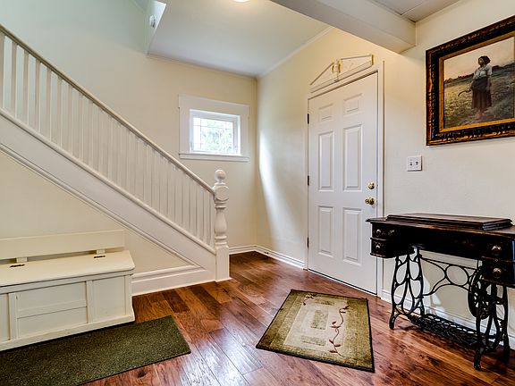 Entrance / Foyer 
