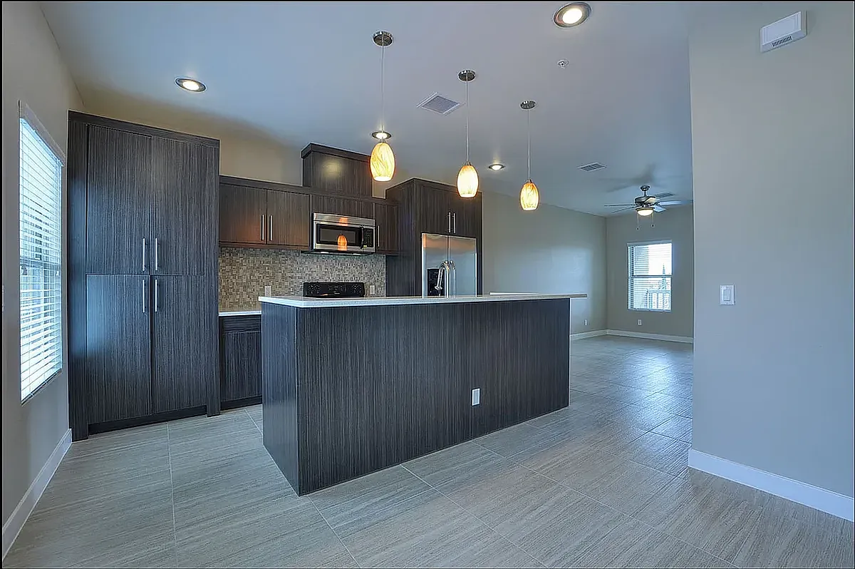 Moderno Village Apartments and Town Homes — Photo 3