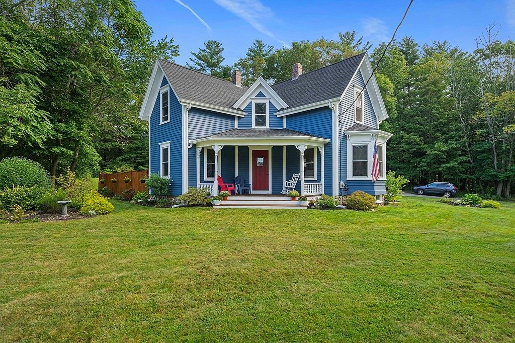 619 High St, Hanson, MA 02341