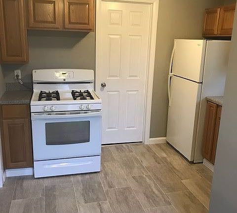 397 Upper Oakwood Apt. C Picture # 5