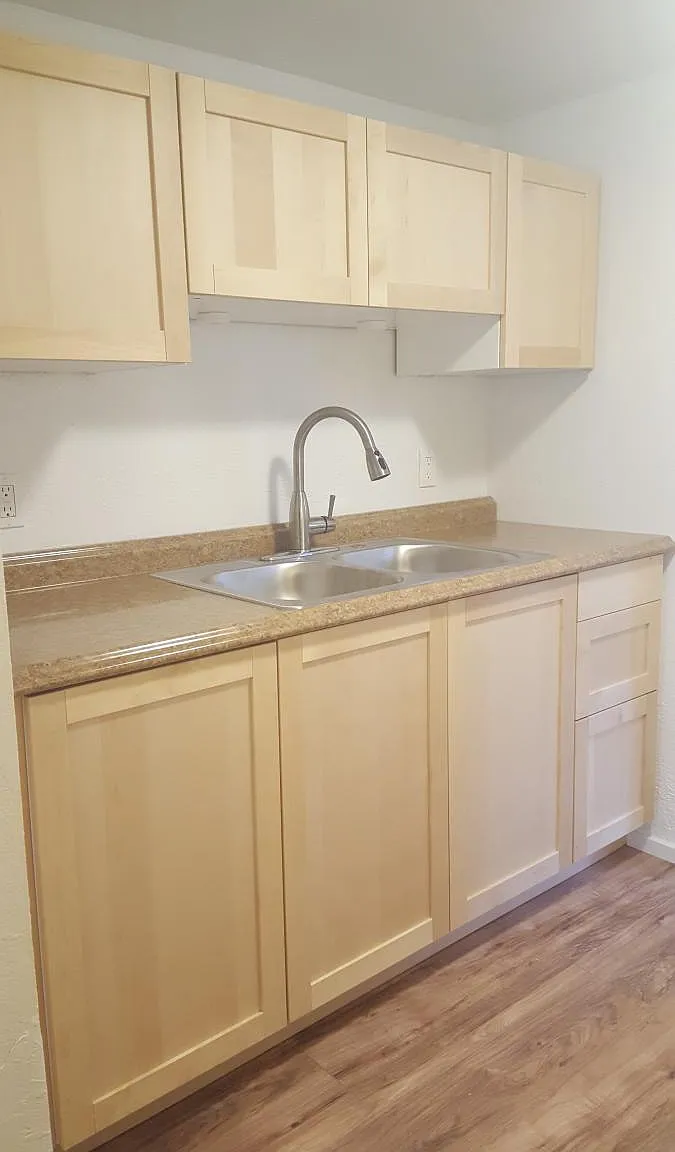 2 bed, 900 sqft, $2,100 — Photo 4