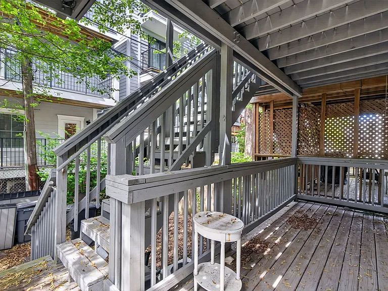135 W Seventh St — Photo 12