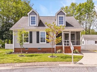 5 Yeardleys Ct, Greensboro, NC 27455