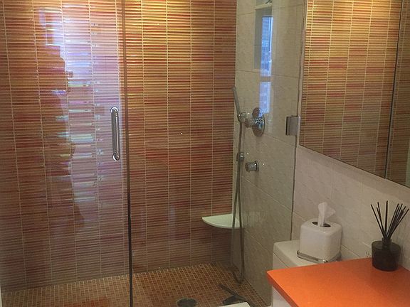 4th image of 200 E 61st St #35DE