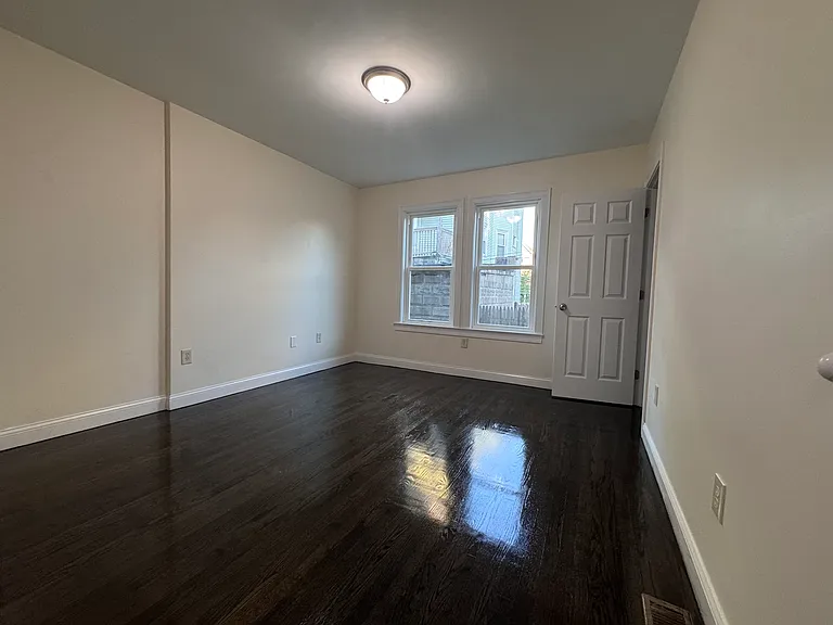 12 Boyd St #1 — Photo 4