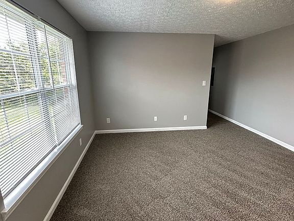 3rd image of 3885 Northeast Dr APT H
