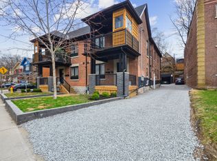129 Kenilworth Ave, Toronto, ON M4L 3S7