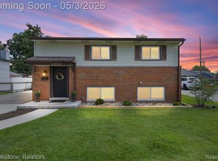 11906 Chattman Dr, Sterling Heights, MI 48313