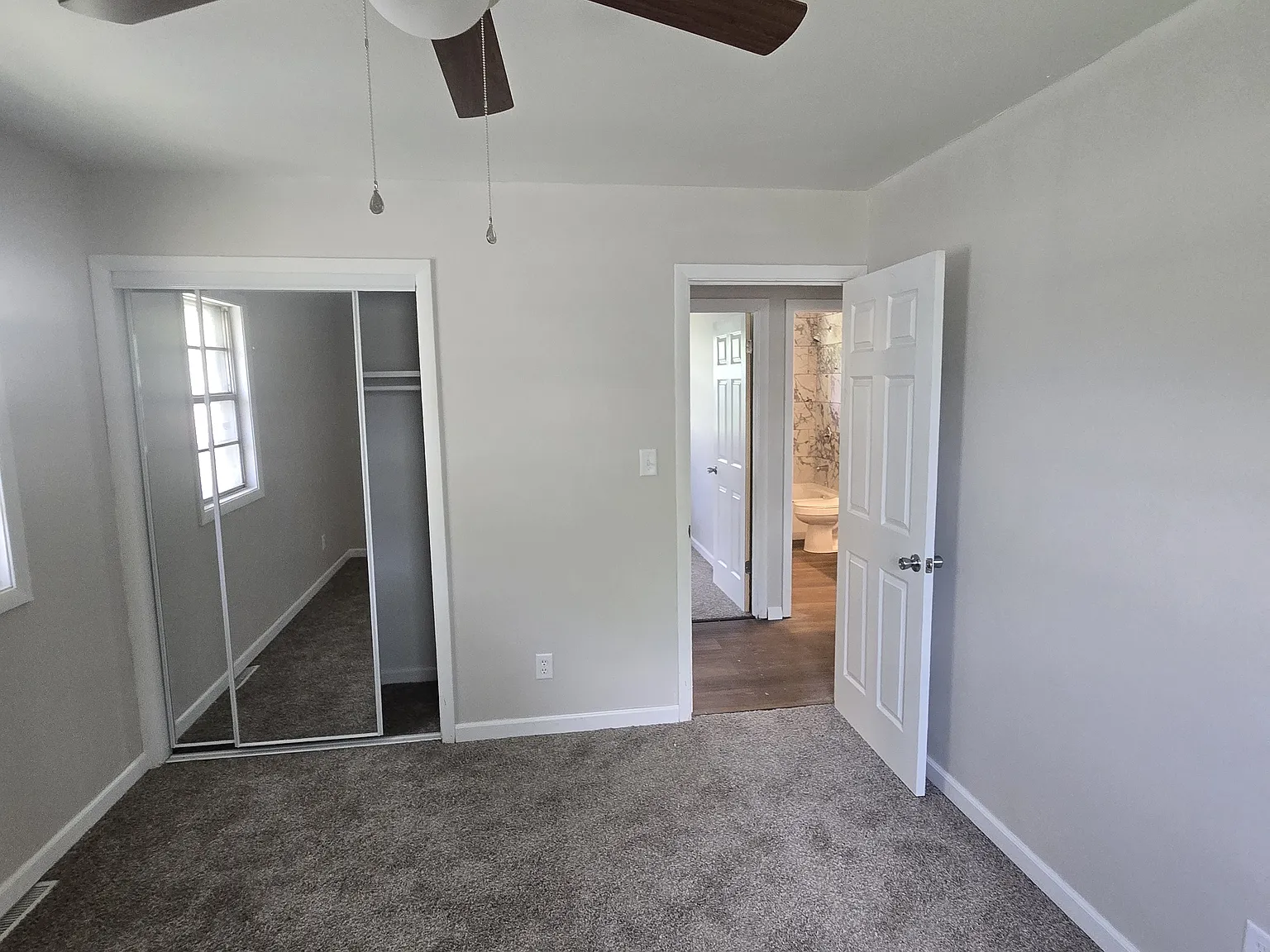 3 bed, 988 sqft, $1,800 — Photo 4