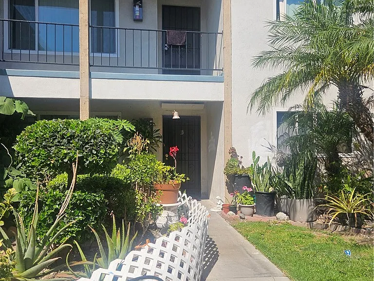 2546 E Park Ln — Photo 16