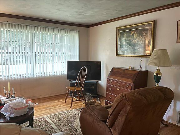 4th image of 533 Land O Lakes Ct