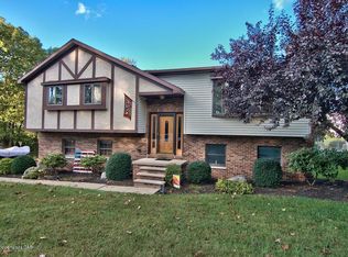 11 Briar Creek Rd, Plains, PA 18702