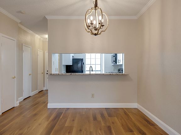 3rd image of 234 Samuel Blvd APT 6