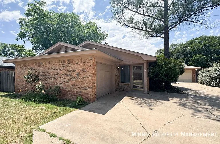 4427 75th Dr #A — Photo 3
