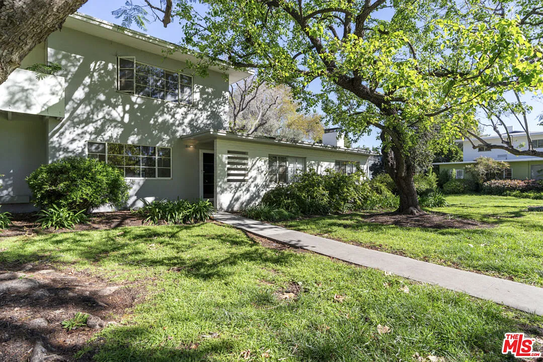 1 bed, 1.0 bath, 925 sqft, $2,700 — Photo 1