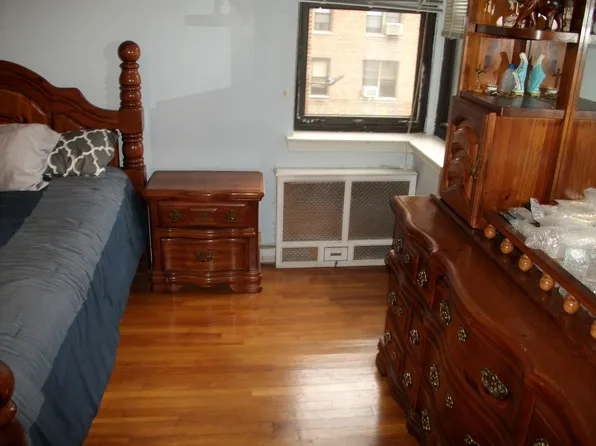 2240 Burnett Street image 16 of 26