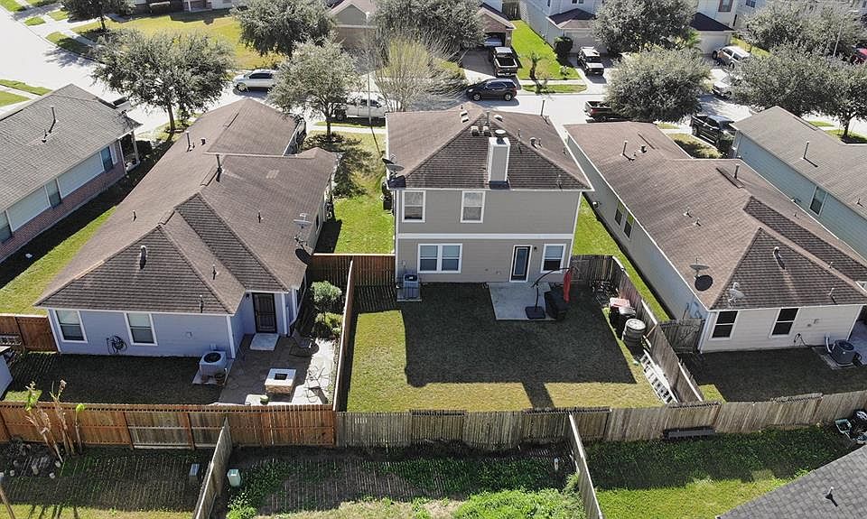 1st image of 419 Mantova Dr