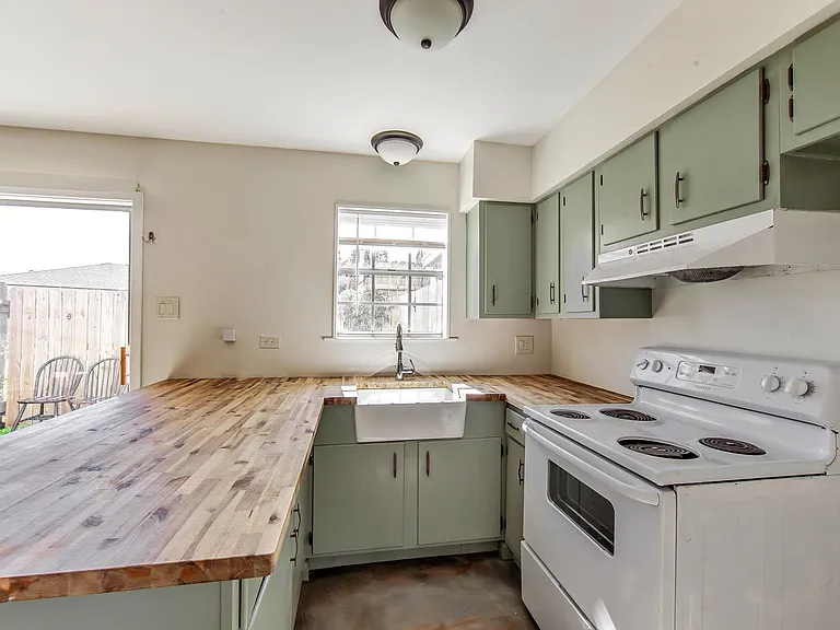 2121 Bayou Black Dr #2 — Photo 3
