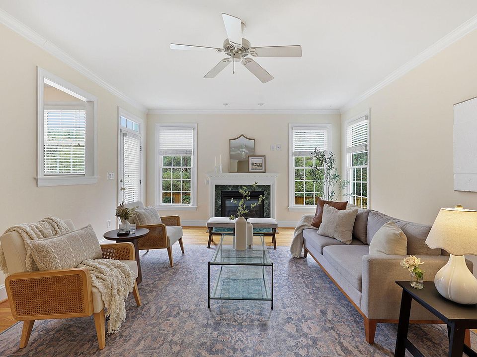 1st image of 103 Sunset Creek Cir