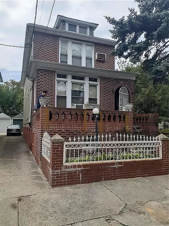 664 E 49th St, Brooklyn, NY 11203 Zillow