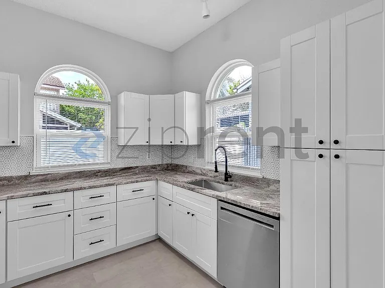 10636 Satinwood Cir — Photo 8
