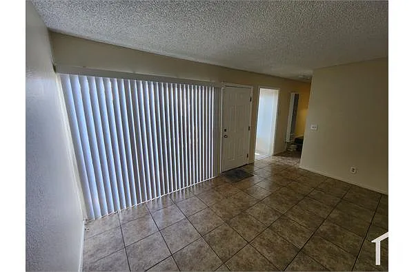 Building Photo - 745 S Lark Ellen Ave #ABCD