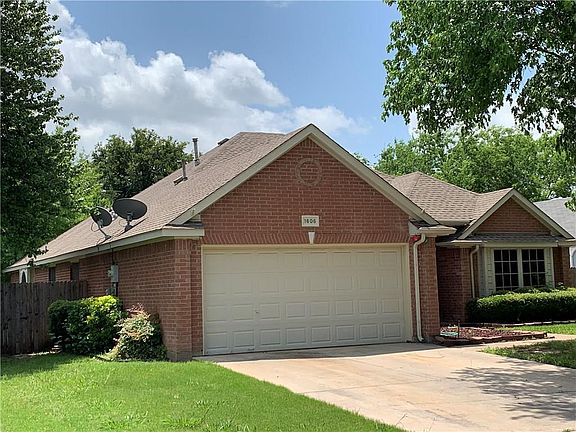 2nd image of 1606 Brittany Ln