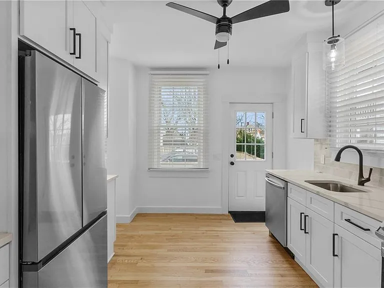 13 Sherman St — Photo 3