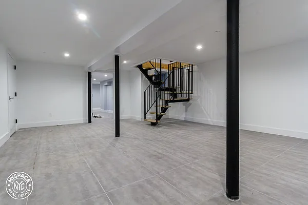 Rented by MySpaceNYC | media 4