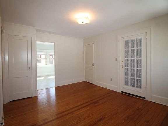 3rd image of 22 Walnut Pkwy Floor 3