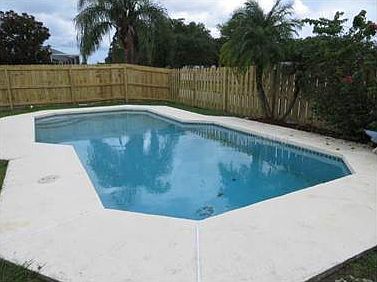 5th image of 9309 Crandon Ln