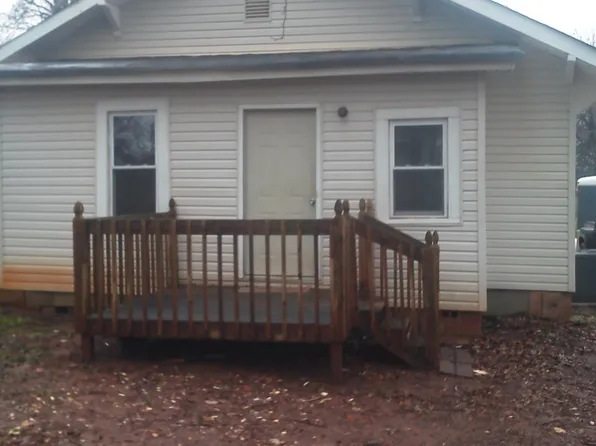 3 Talley St, Greenville, SC 29609
