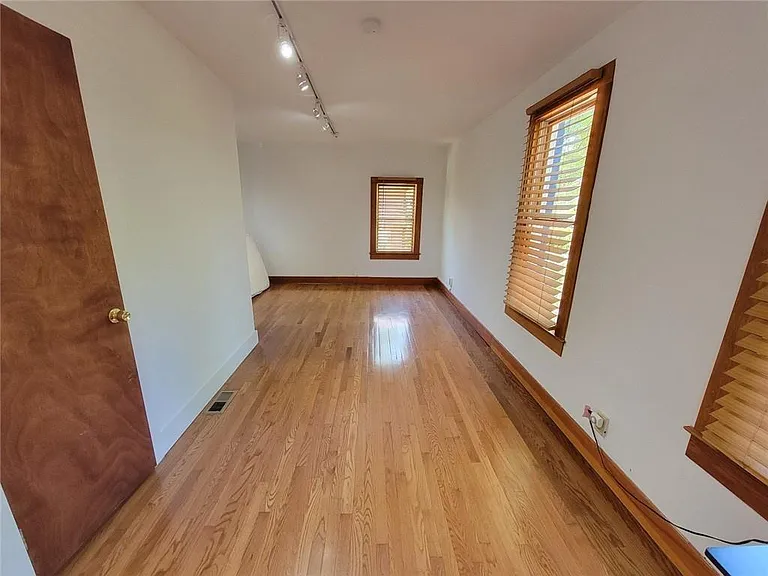 404 Emory Dr NE — Photo 27