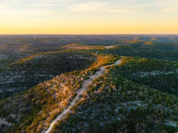 1030 Owl Hollow, Leakey, TX 78873