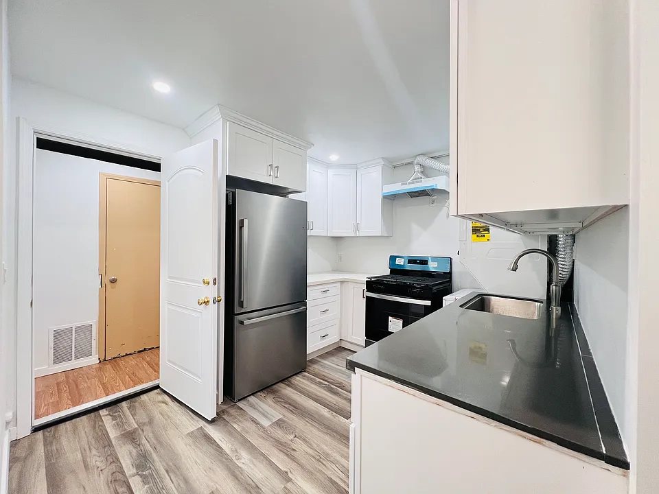 212 S Kenmore Ave #LD