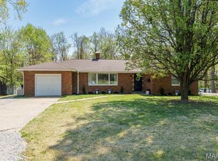 52 Circle Dr, Fairview Heights, IL