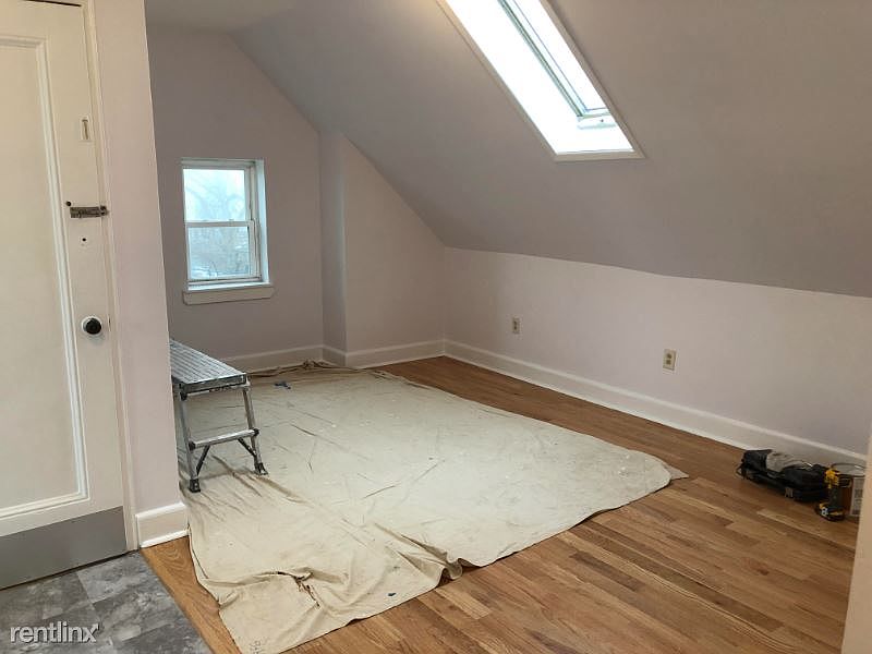 1st image of 158 Elm Ave #3