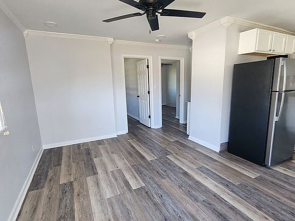 2nd image of 1506 Oakwood Ave NE APT 1