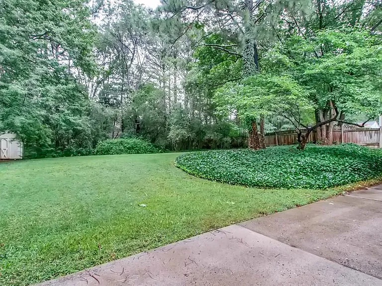 4371 Heritage Glen Ct — Photo 23