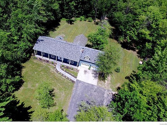5th image of 52 N Shore Dr