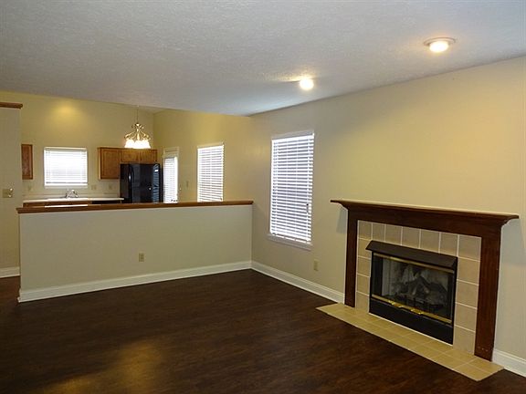 5th image of 8413 Southern Springs Blvd