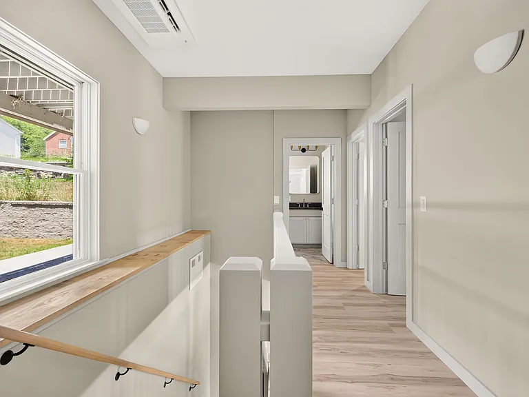 176 Hudson St #2 — Photo 7