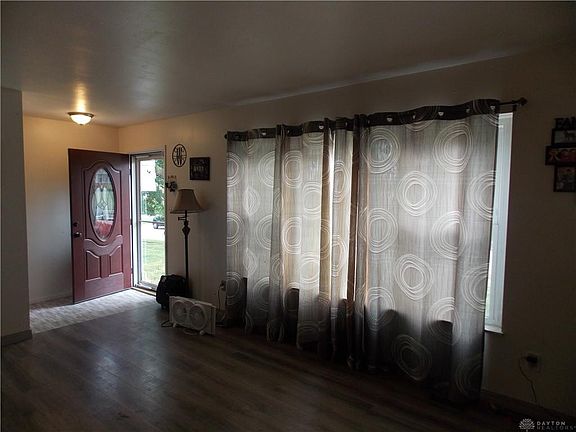 3rd image of 547 Goldleaf Ave