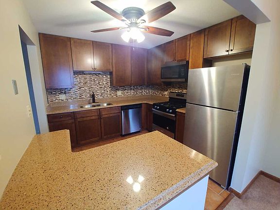 3rd image of 961 Cross Creek Dr N APT B2