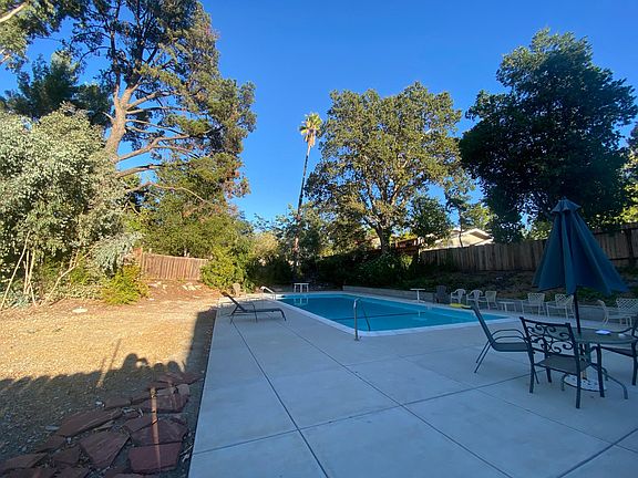 2nd image of 148 Sierra Dr #21