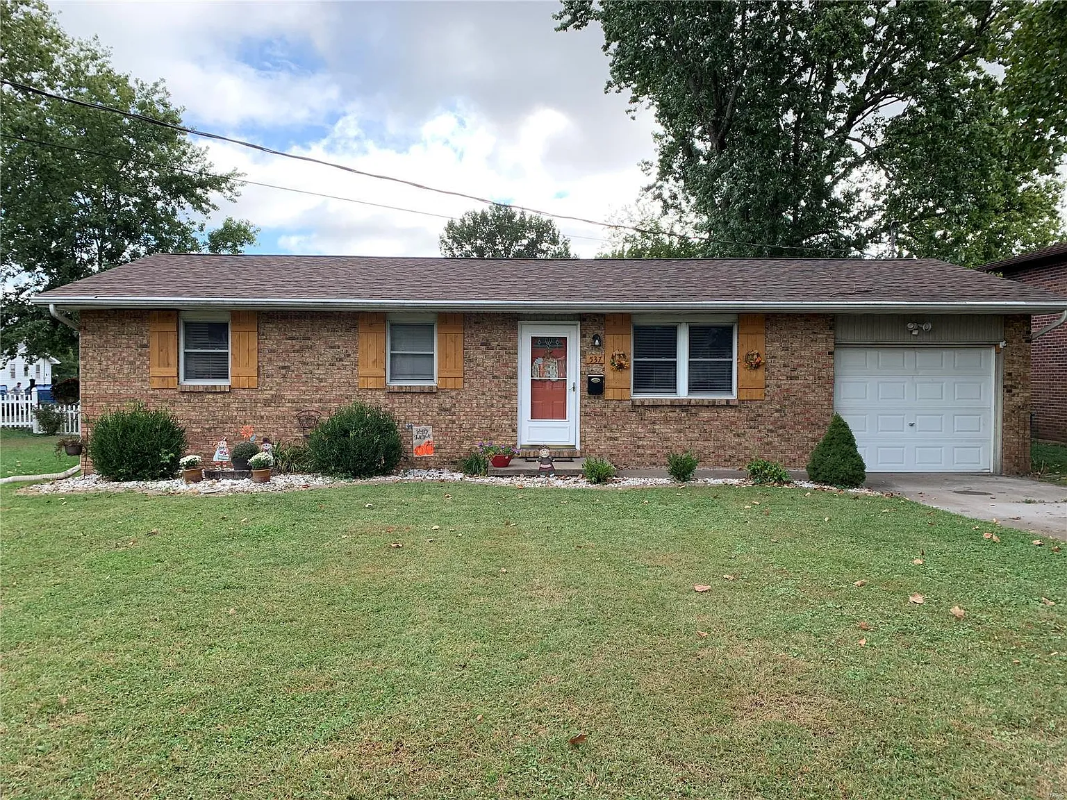 537 Spencer St photo 1
