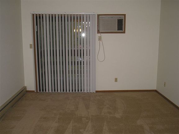 5th image of 2839 20th Ave S