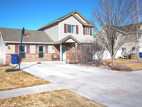 3rd image of 1111 N Drystone Dr
