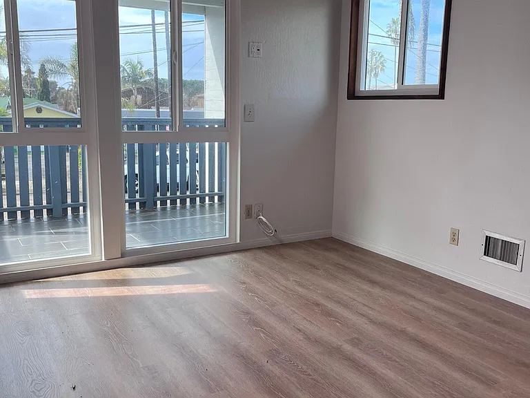 241 La Veta Ave — Photo 25