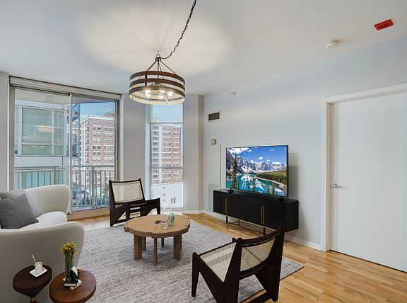 2nd image of 645 N Kingsbury St APT 1003